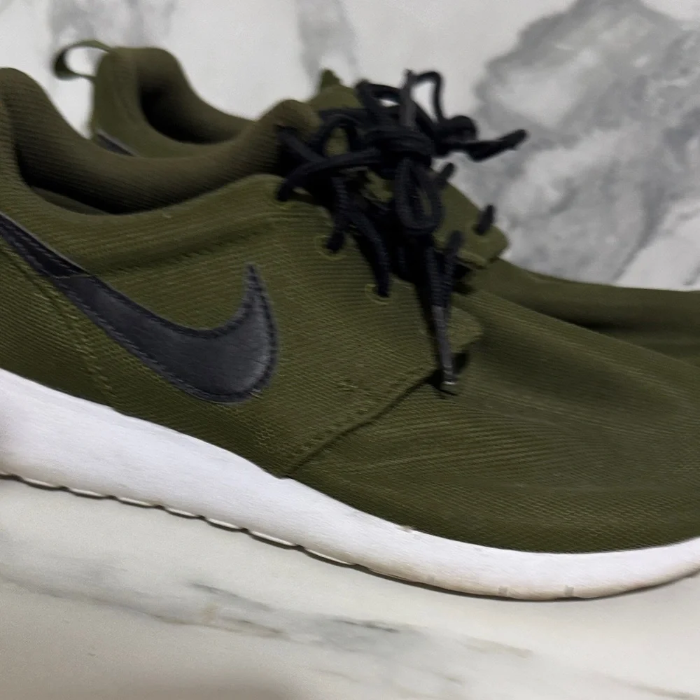 Nike Forest Green Athletic Shoes